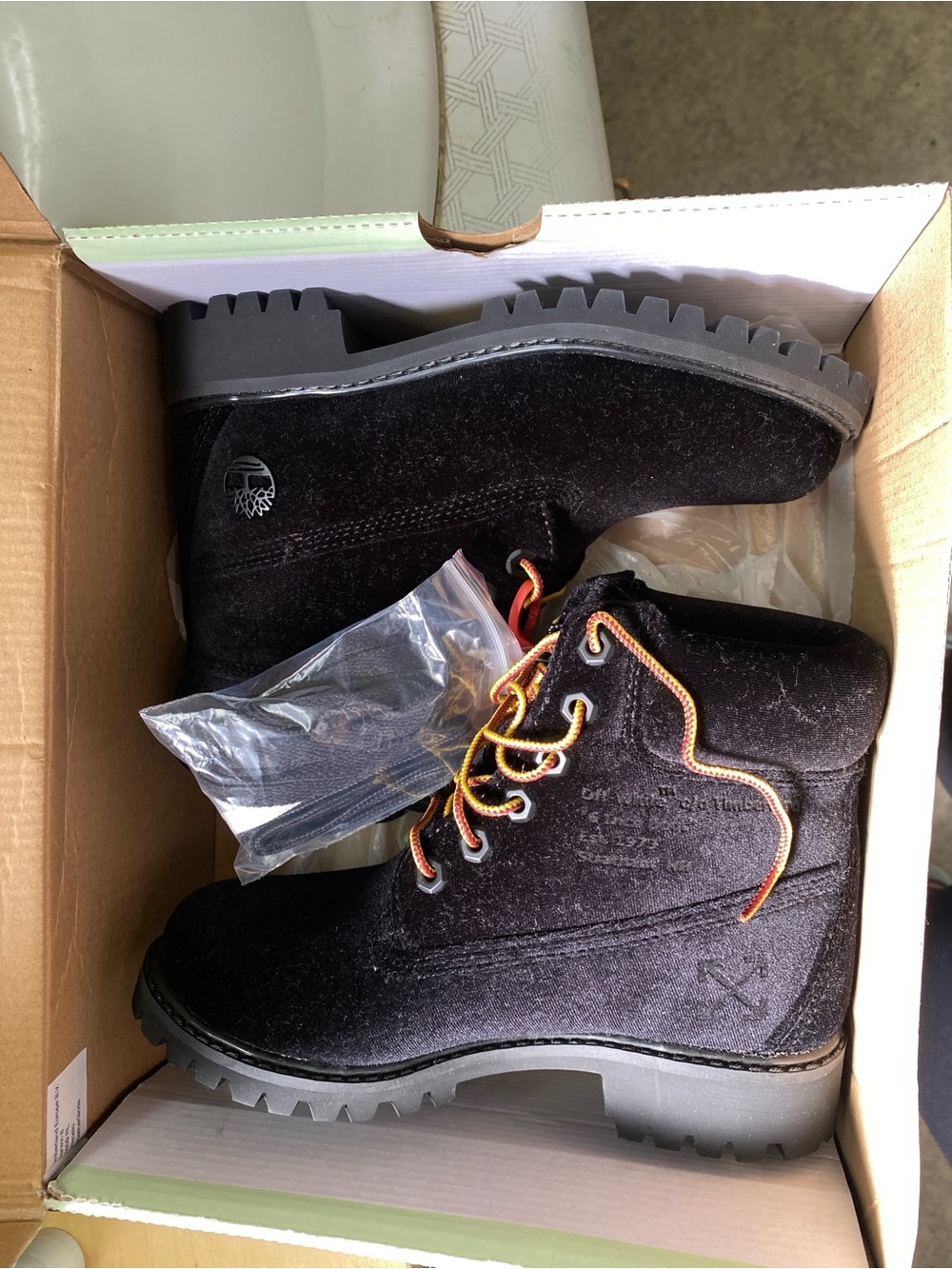 NWT limited Women 5.5 Black Velvet Lace-Up Boots with Contrast Laces off white